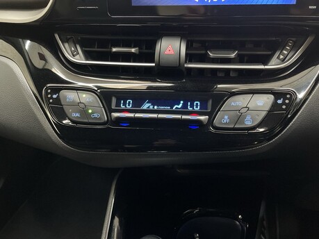 Toyota C-HR EXCEL 29