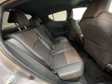 Toyota C-HR EXCEL 33