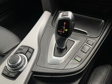 BMW 3 Series 318D M SPORT GRAN TURISMO 30