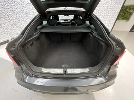 BMW 3 Series 318D M SPORT GRAN TURISMO 36