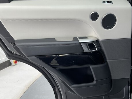 Land Rover Range Rover Sport SVR 40