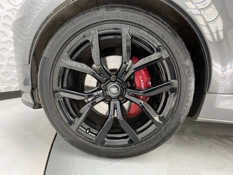 Land Rover Range Rover Sport SVR 42