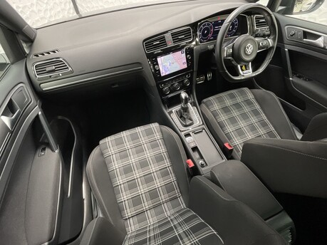 Volkswagen Golf GTD TDI DSG 16