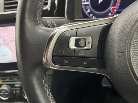 Volkswagen Golf GTD TDI DSG 19
