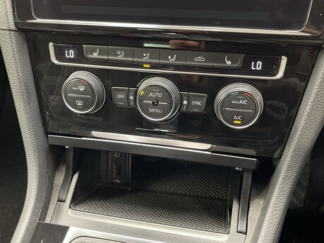 Volkswagen Golf GTD TDI DSG 29