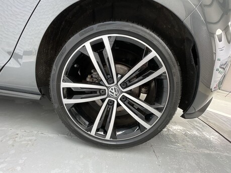 Volkswagen Golf GTD TDI DSG 40
