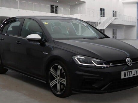 Volkswagen Golf R TSI 1