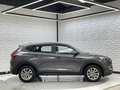 Hyundai TUCSON CRDI SE NAV BLUE DRIVE 8