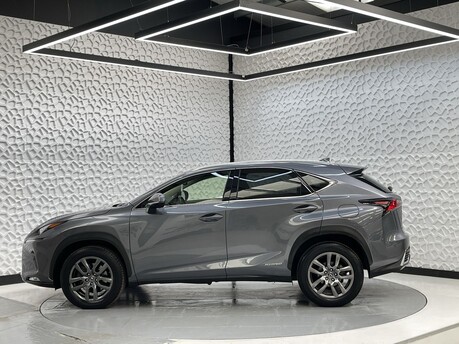 Lexus NX 300H LUXURY 4