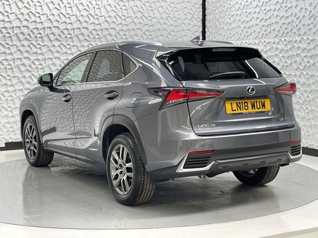 Lexus NX 300H LUXURY 5