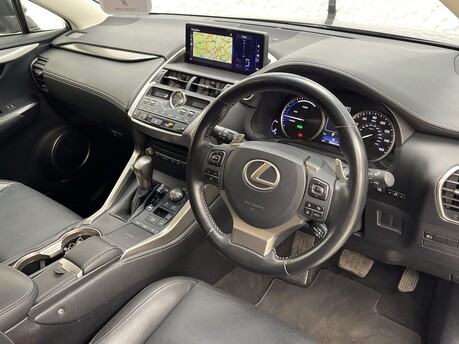 Lexus NX 300H LUXURY 10