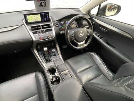 Lexus NX 300H LUXURY 14