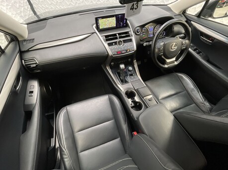 Lexus NX 300H LUXURY 16