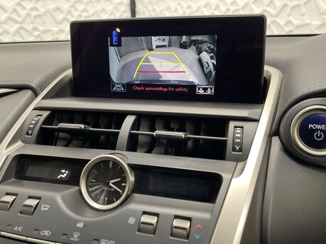 Lexus NX 300H LUXURY 25