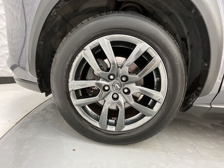 Lexus NX 300H LUXURY 40