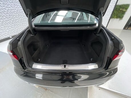 Audi A8 TDI QUATTRO MHEV 34