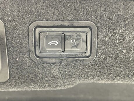 Audi A8 TDI QUATTRO MHEV 35