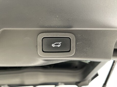 Land Rover Range Rover Sport SD4 HSE 36