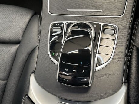 Mercedes-Benz C Class C220 D AMG LINE PREMIUM 32