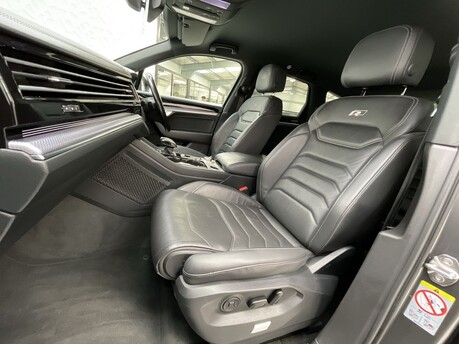Volkswagen Touareg V6 R-LINE TECH TDI 12