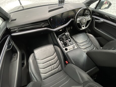 Volkswagen Touareg V6 R-LINE TECH TDI 16