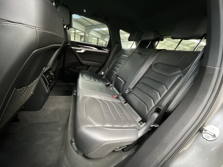 Volkswagen Touareg V6 R-LINE TECH TDI 34