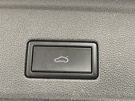Volkswagen Touareg V6 R-LINE TECH TDI 36
