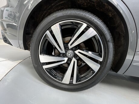 Volkswagen Touareg V6 R-LINE TECH TDI 43