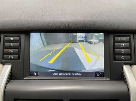 Land Rover Discovery Sport TD4 HSE LUXURY 25