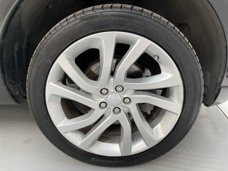 Land Rover Discovery Sport TD4 HSE LUXURY 43