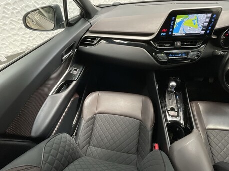 Toyota C-HR EXCEL 15