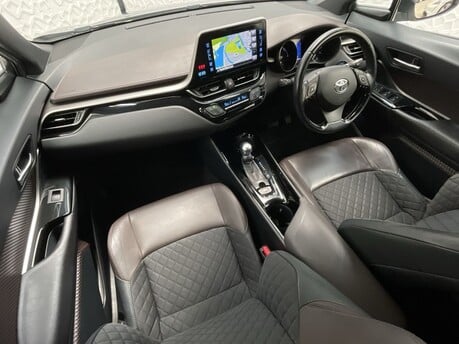 Toyota C-HR EXCEL 16