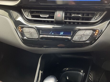 Toyota C-HR EXCEL 31
