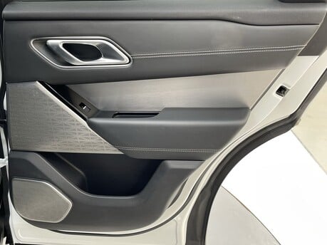 Land Rover Range Rover Velar R-DYNAMIC HSE 38