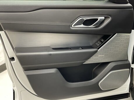 Land Rover Range Rover Velar R-DYNAMIC HSE 40