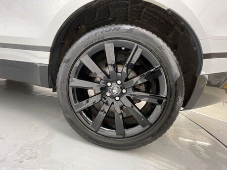 Land Rover Range Rover Velar R-DYNAMIC HSE 42