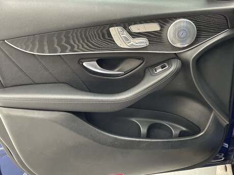 Mercedes-Benz GLC GLC 250 4MATIC AMG LINE PREMIUM PLUS 41