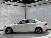 Lexus Is 300H ADVANCE 4