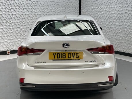 Lexus Is 300H ADVANCE 6
