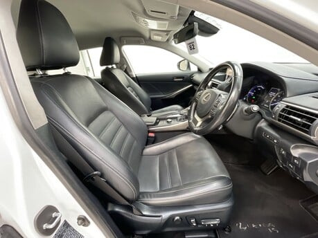 Lexus Is 300H ADVANCE 9