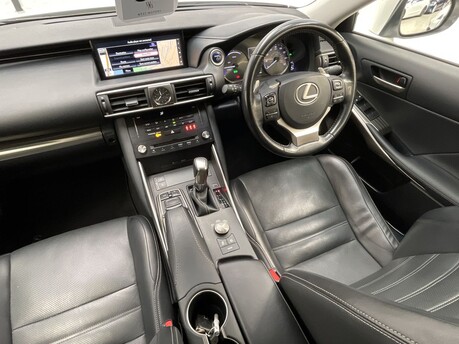 Lexus Is 300H ADVANCE 14
