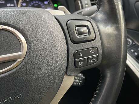 Lexus Is 300H ADVANCE 20
