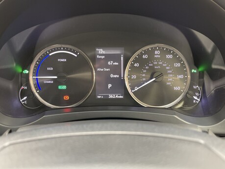 Lexus Is 300H ADVANCE 21