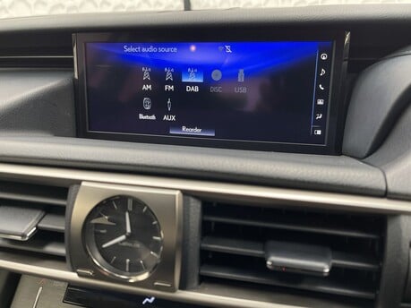 Lexus Is 300H ADVANCE 23