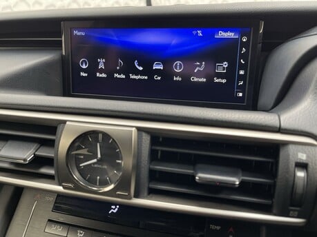 Lexus Is 300H ADVANCE 27