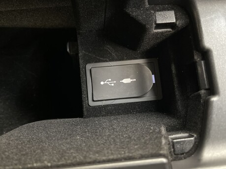Lexus Is 300H ADVANCE 33