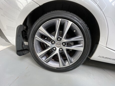 Lexus Is 300H ADVANCE 43