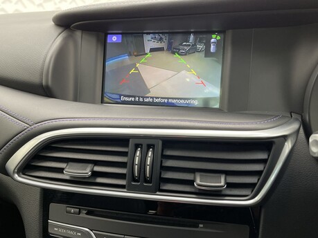Infiniti Q30 LUXE CITY BLACK 25