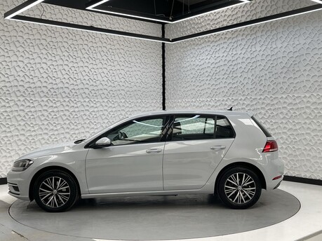 Volkswagen Golf SE NAVIGATION TDI DSG 4