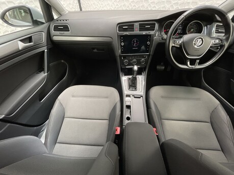 Volkswagen Golf SE NAVIGATION TDI DSG 16